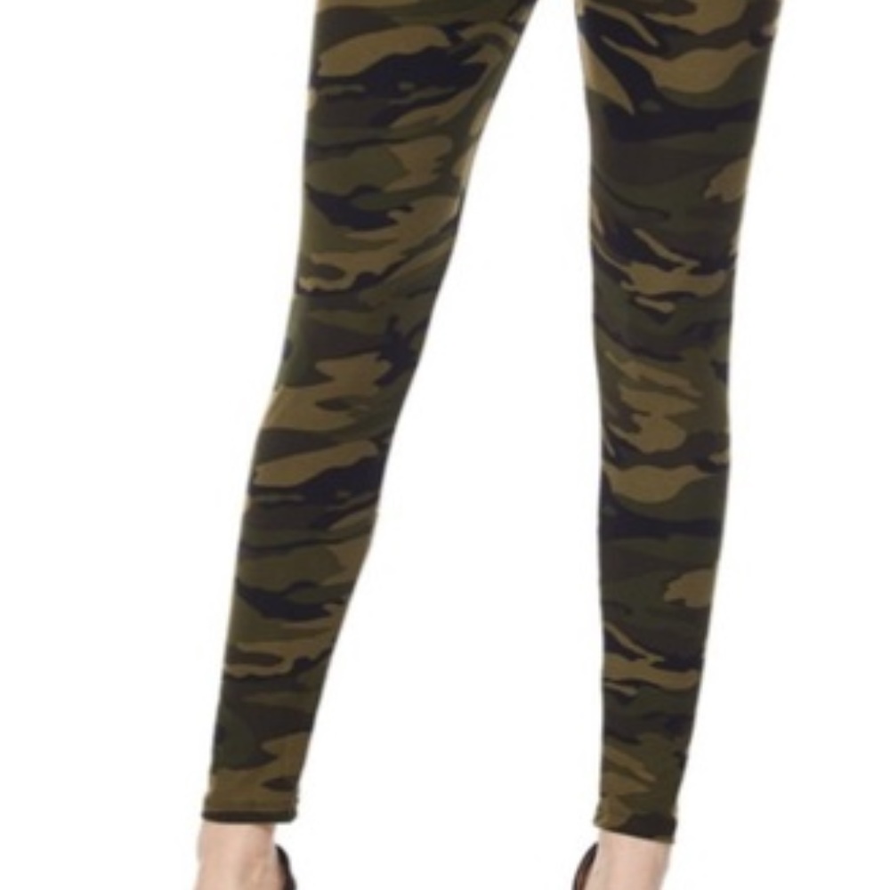 last pair 🎉 Soft Brushed Leggings in Camo - Picture 5 of 5